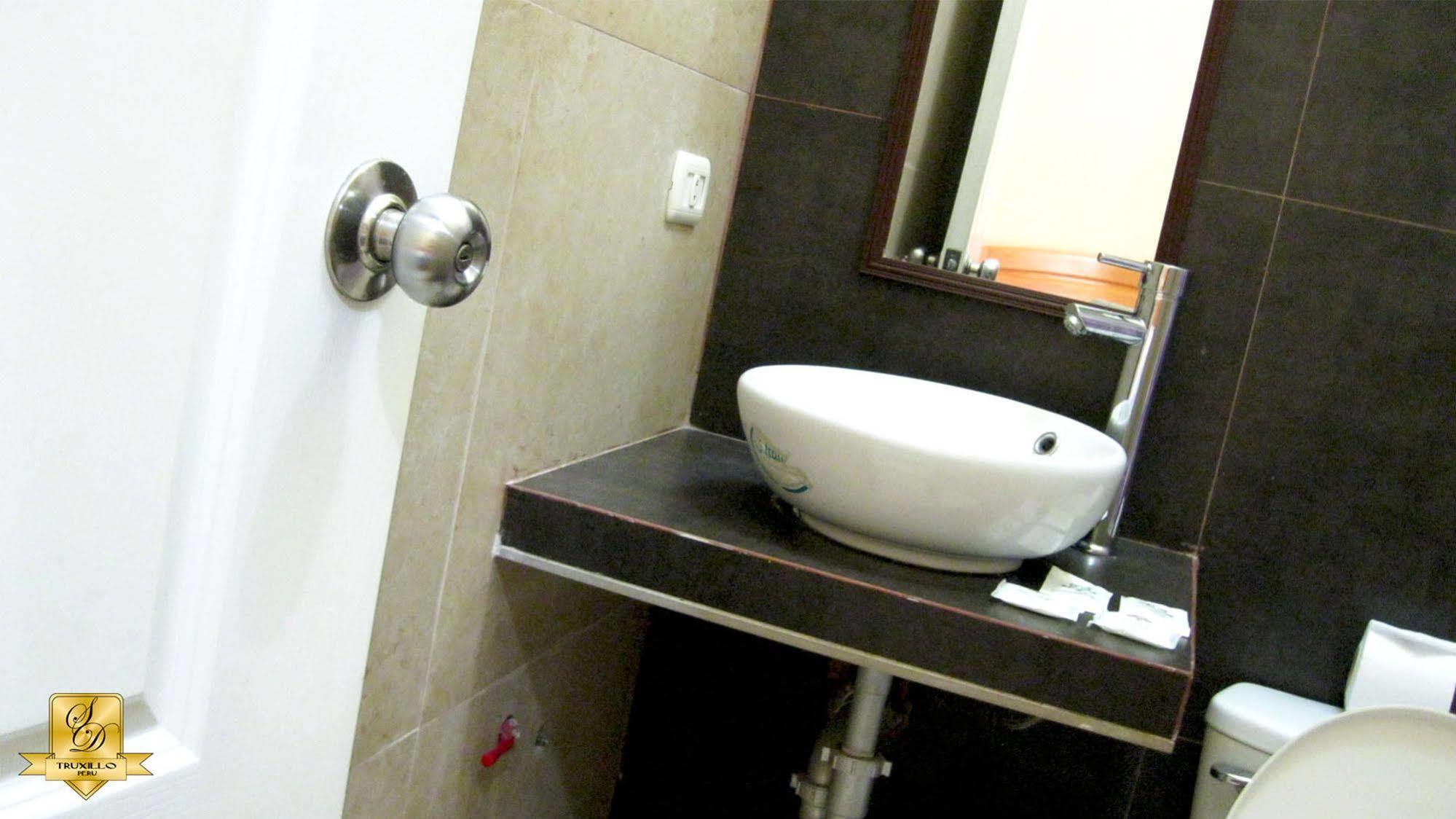 Hotel Ejecutivo San Diego ตรูคีโย ภายนอก รูปภาพ