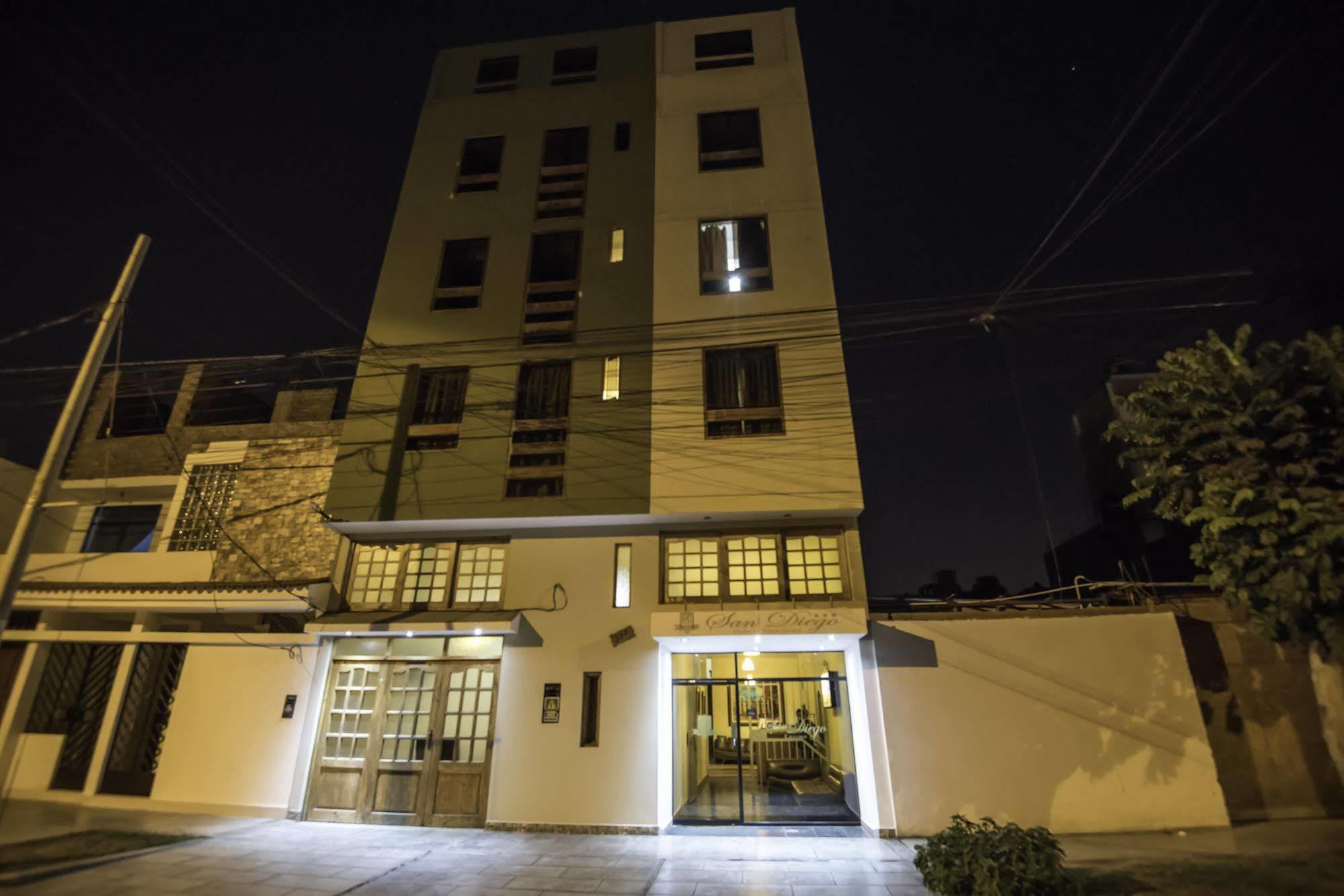 Hotel Ejecutivo San Diego ตรูคีโย ภายนอก รูปภาพ